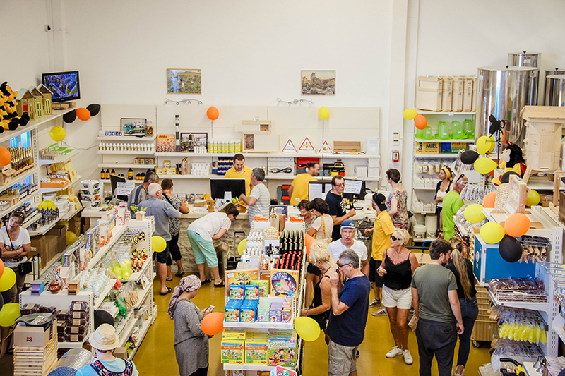 L'intérieur du magasin d'apiculture.net